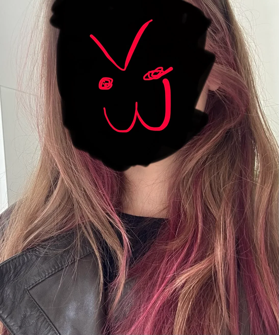 Image 1 of 2 attached to "anybody dyed their hair b4?"