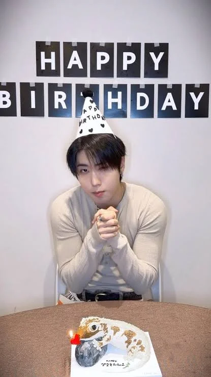 Image 1 of 4 attached to "FELIX AND HAN BIRTHDAY 🎂"