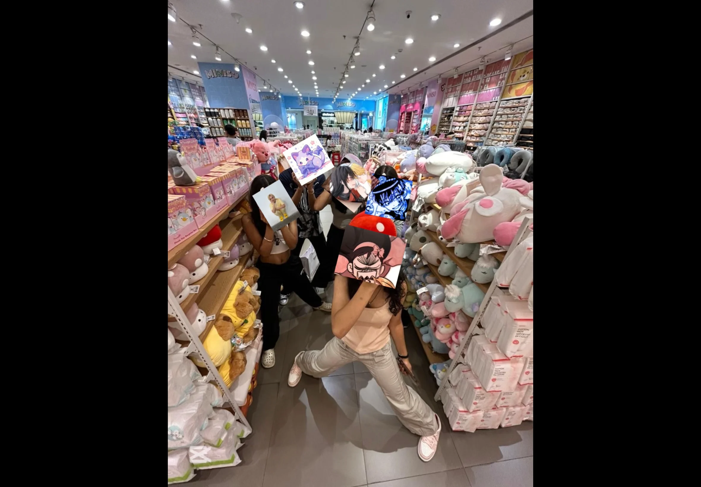 Image 3 of 5 attached to "VALIR FAMILY SHOPPING TRIP PICS👁️👄👁️"