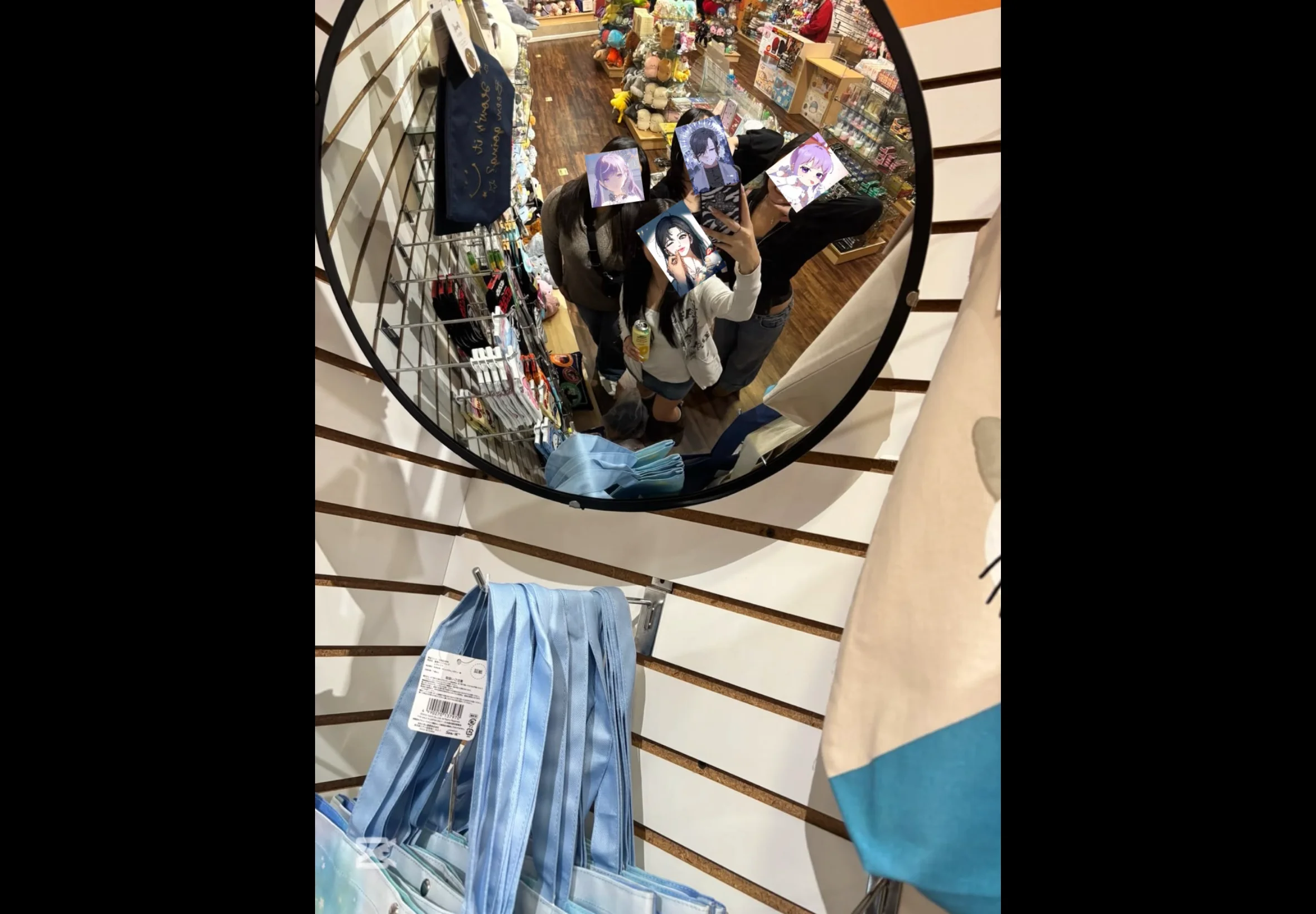 Image 4 of 5 attached to "VALIR FAMILY SHOPPING TRIP PICS👁️👄👁️"